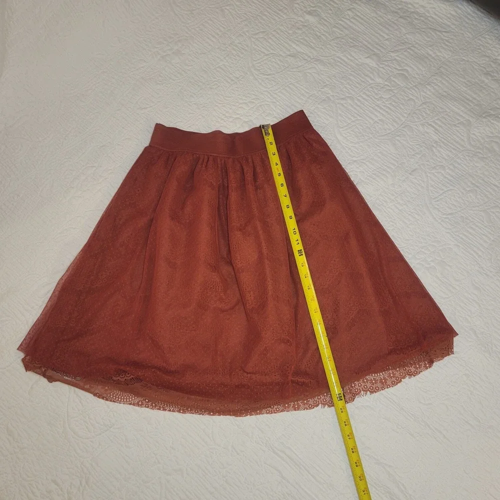 DownEast Rust Orange Lace Mesh Skirt Womens Medium‎ Scalloped Hem Knee Length